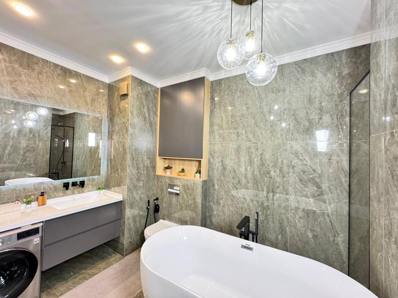 Apartment 2 4 You, Flat 135 Almaty